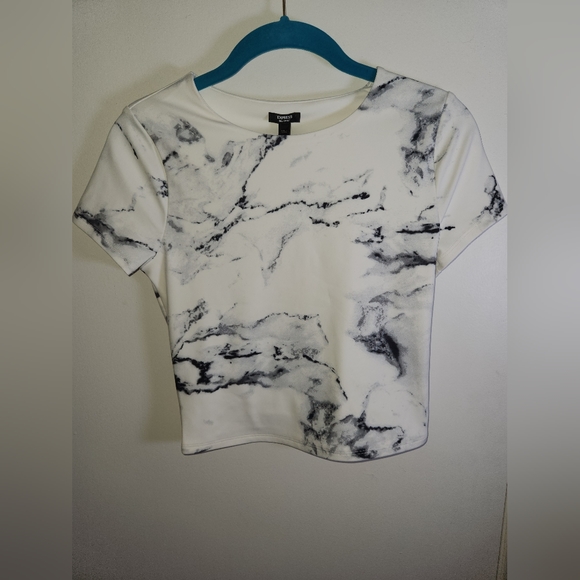 NWT Express Marble Body Contour Cropped T-Shirt Small - Picture 3 of 6